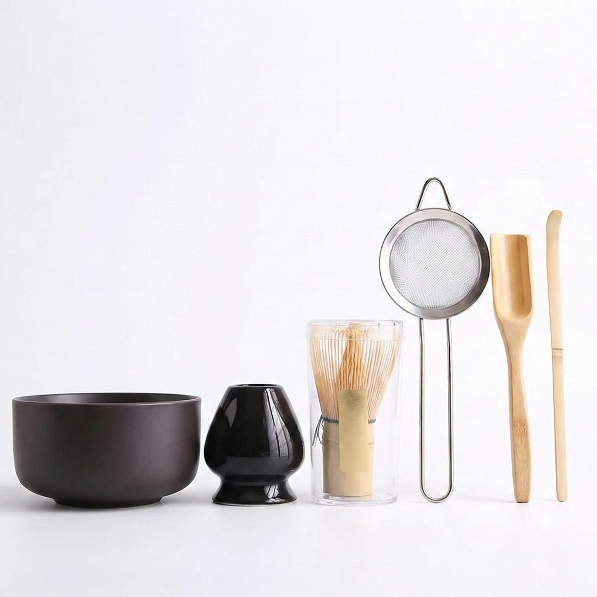 Coffret matcha japonais six pièces, bol chawan brun mat et porte-fouet noir brillant — Aoti Matcha
